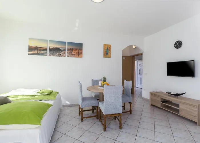 شقة App Ruzica Finida أوماغ